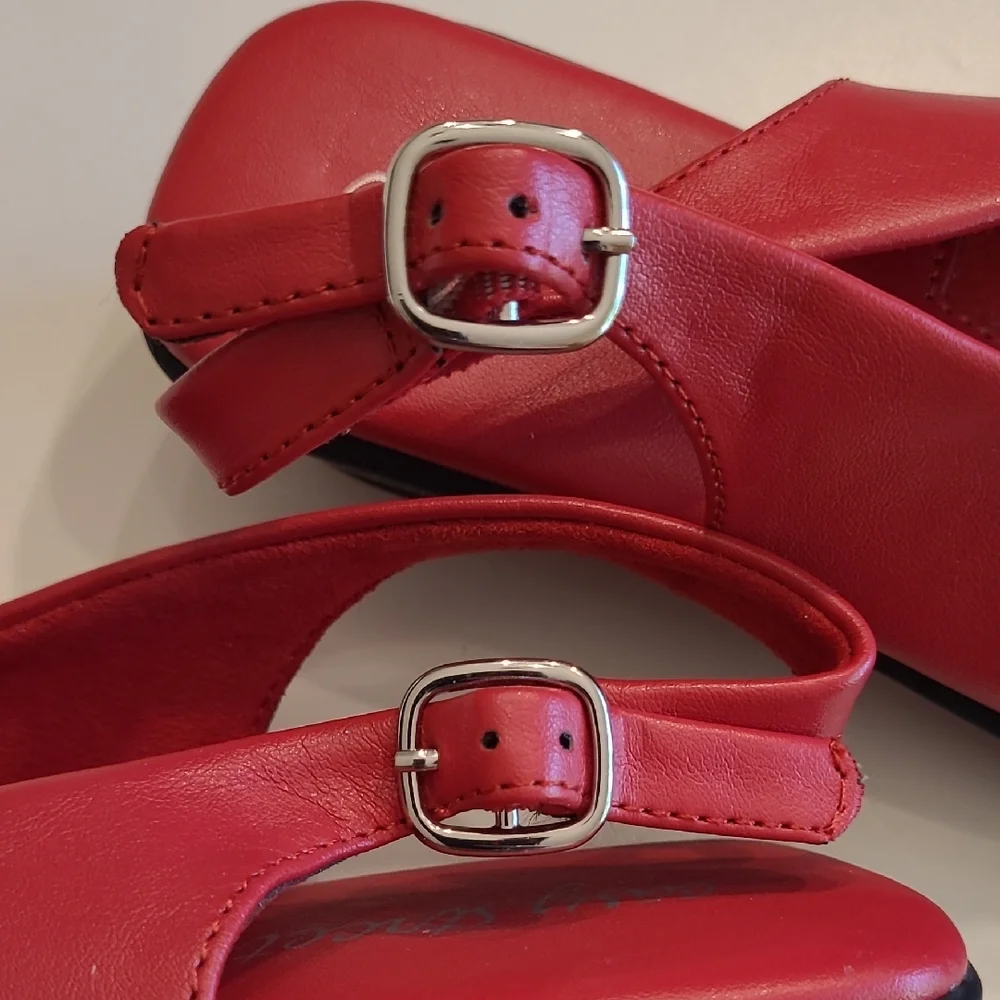 Easy Street Soft Red slingback Wedge Sandals Block Heels Ankle Strap Retro NWOT